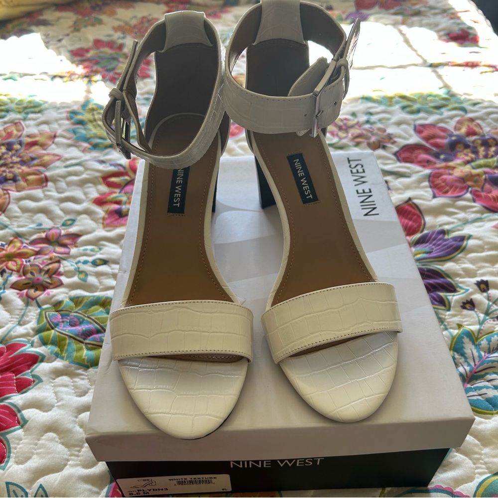 NINE WEST SANDALS NWT 8.5M🤍🩷 - Picture 6 of 14